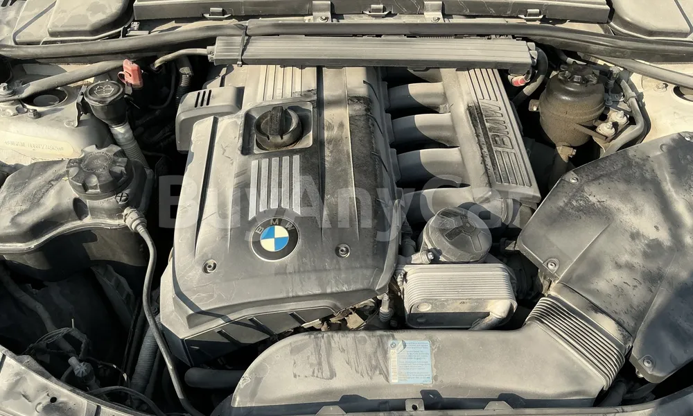 Vehicle photo 8