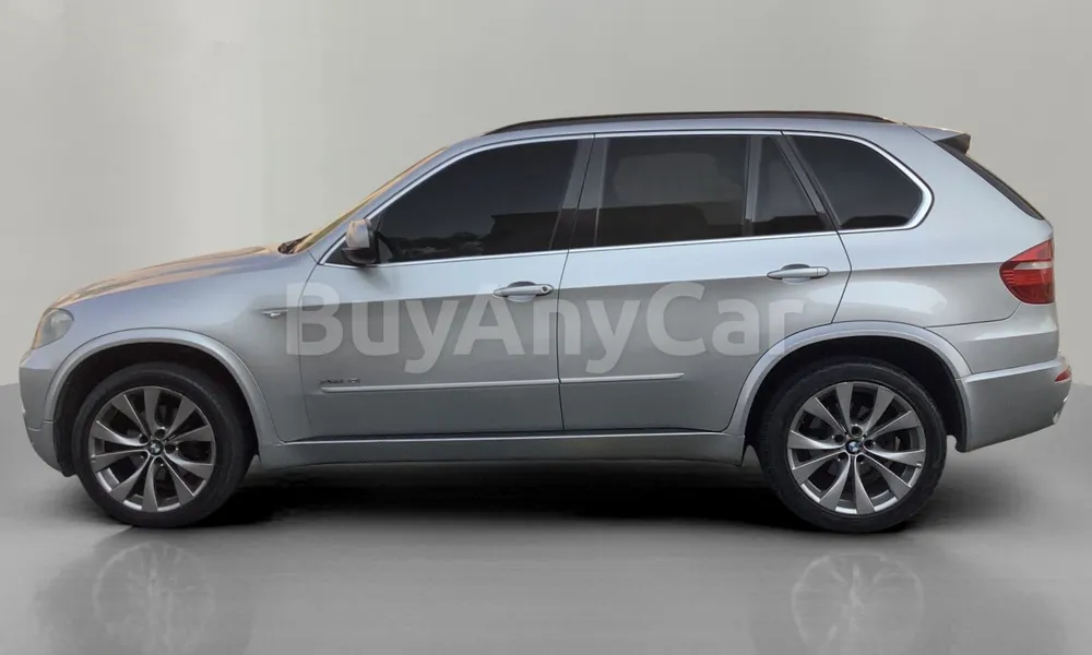 Vehicle photo 4