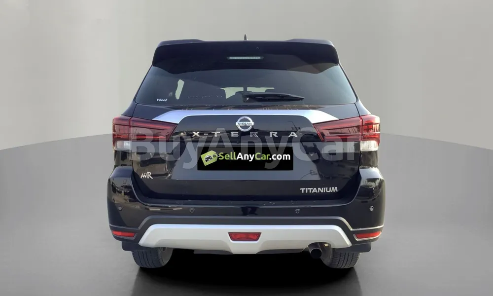 Vehicle photo 2