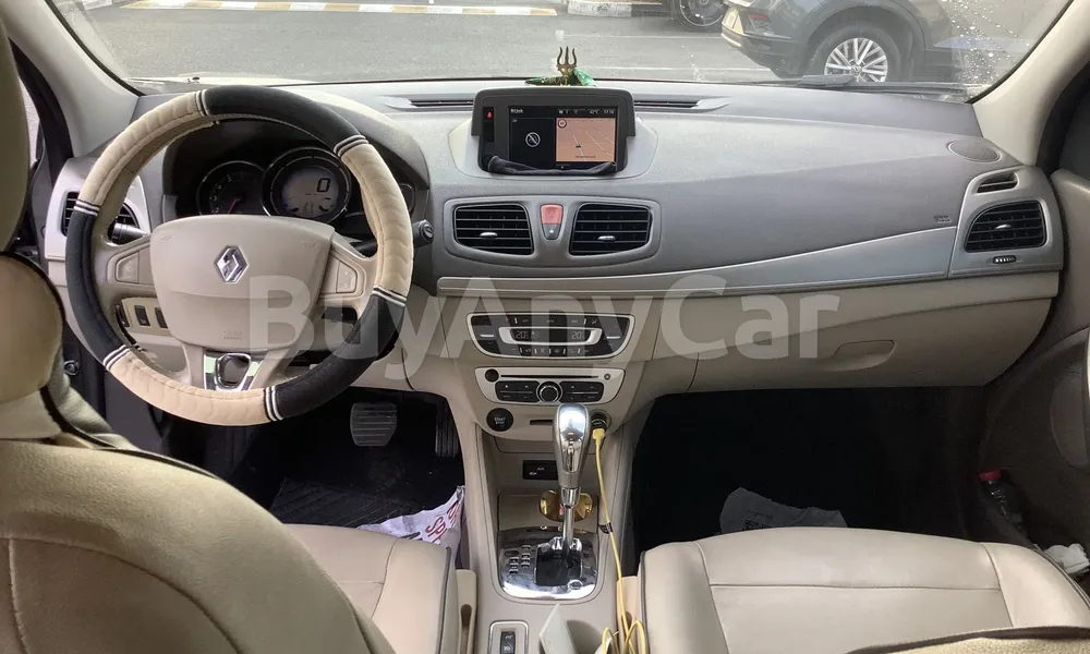 Vehicle photo 9