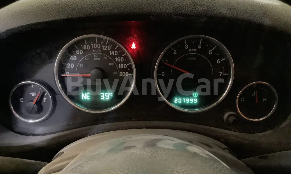 Vehicle photo 6