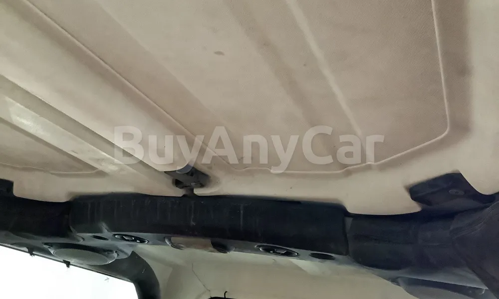 Vehicle photo 9