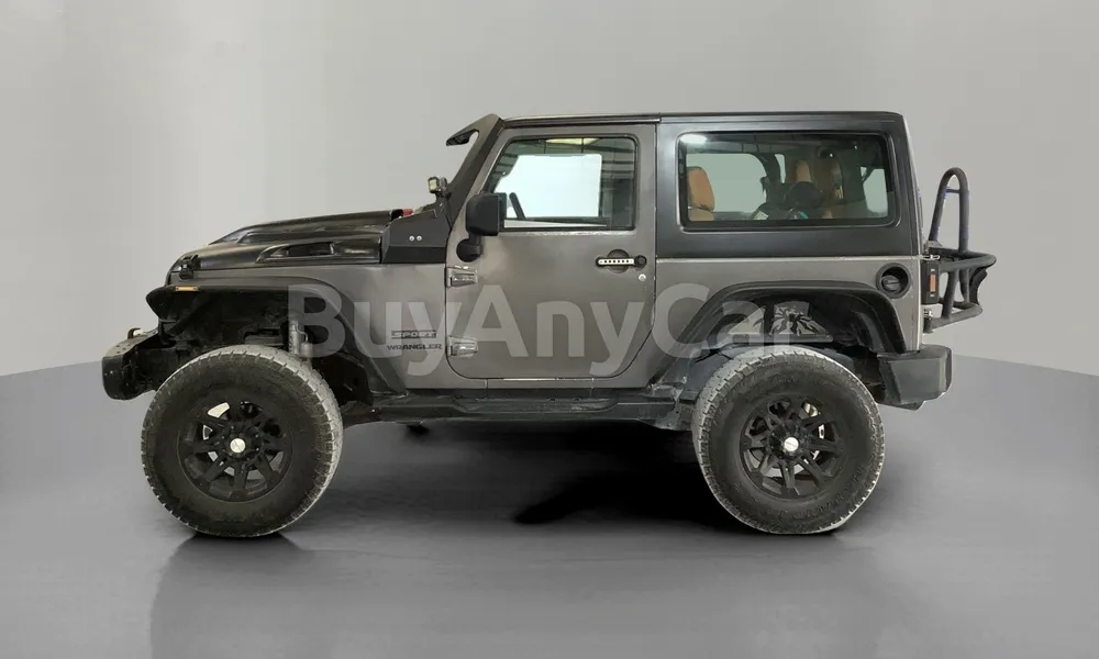 Vehicle photo 4