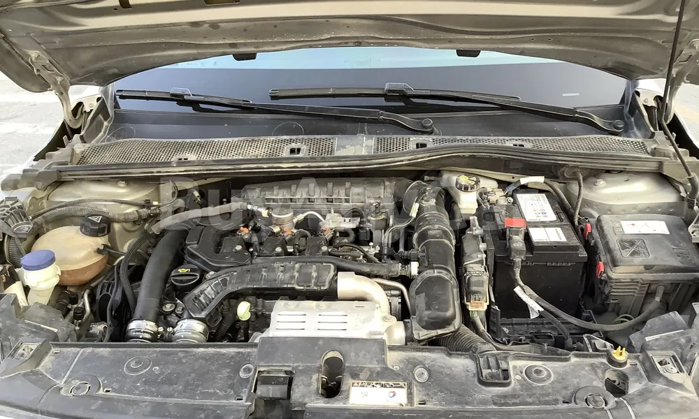 Vehicle photo 6