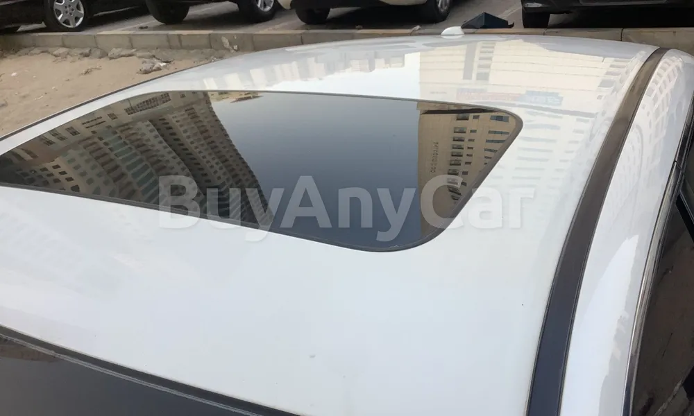 Vehicle photo 5
