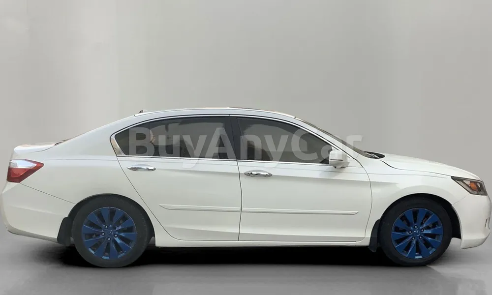 Vehicle photo 3
