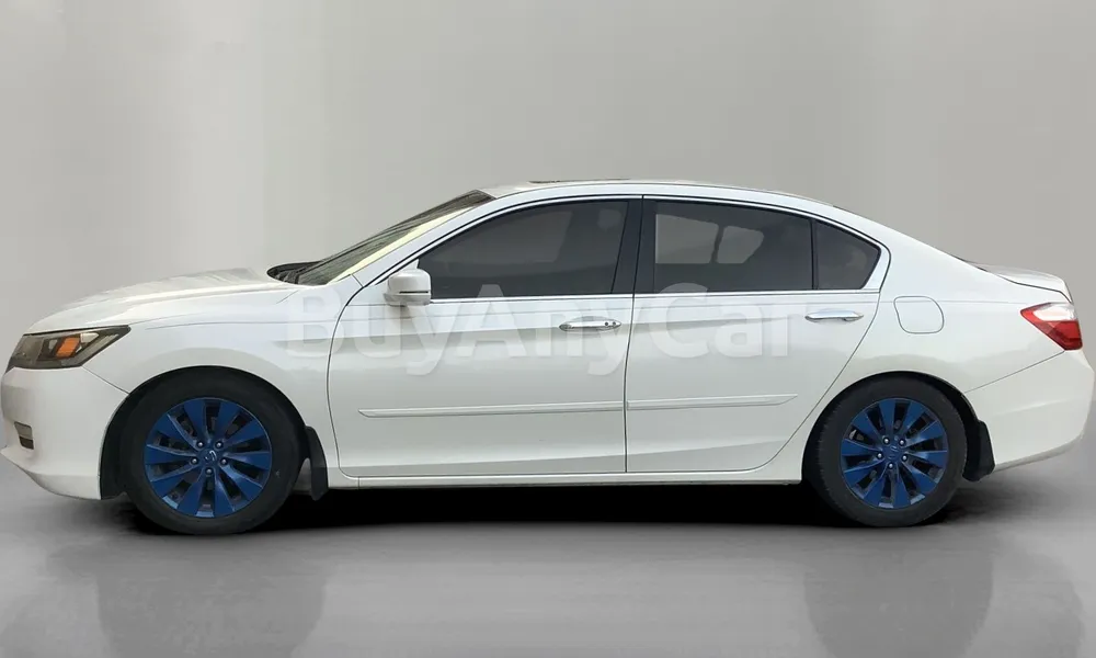 Vehicle photo 4