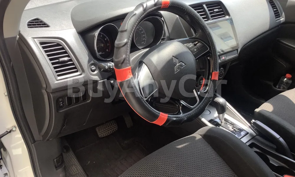 Vehicle photo 8