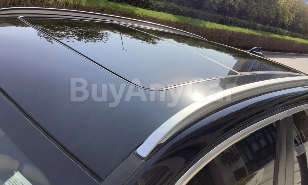 Vehicle photo 5
