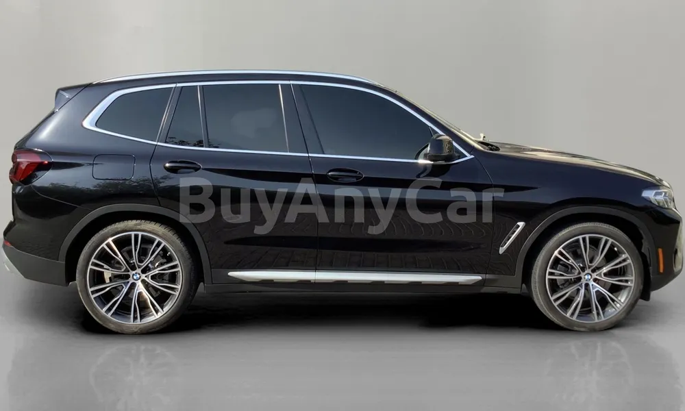 Vehicle photo 3