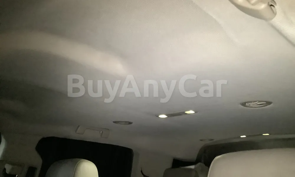Vehicle photo 9