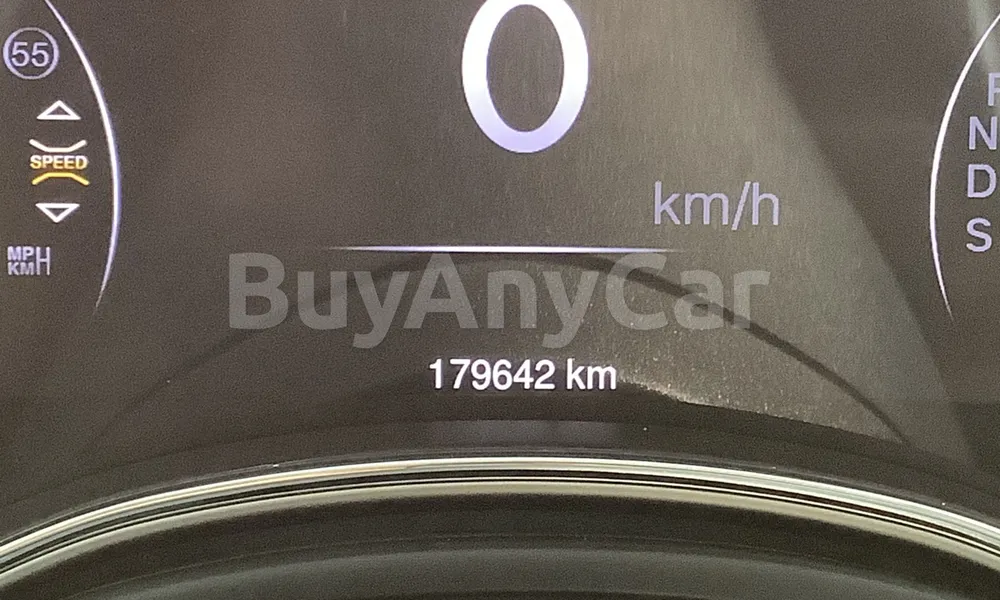 Vehicle photo 7