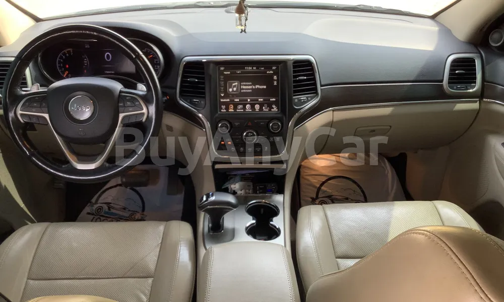 Vehicle photo 8
