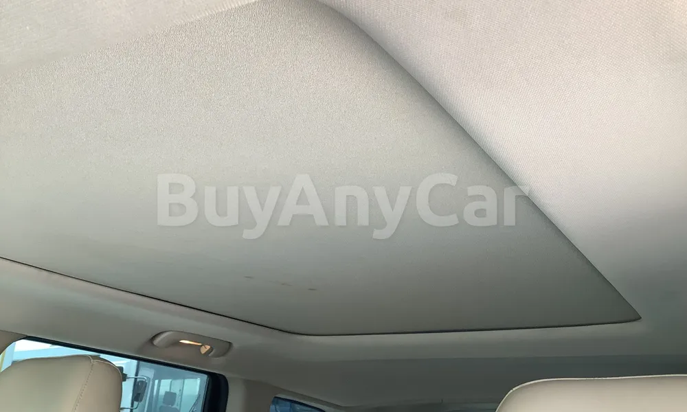 Vehicle photo 9
