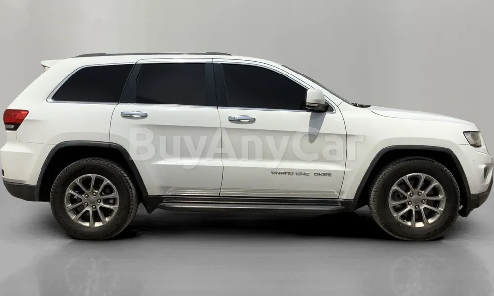 Vehicle photo 3