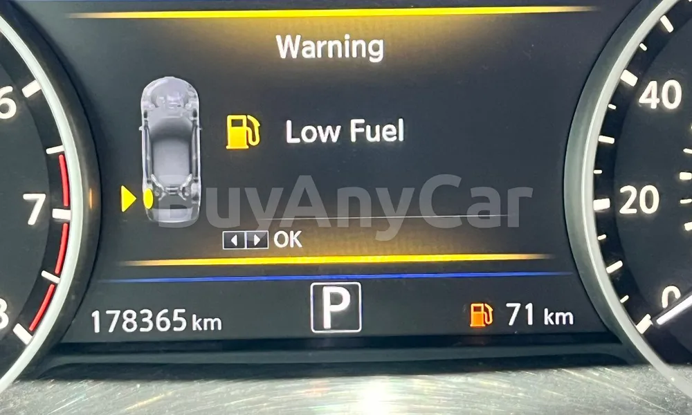 Vehicle photo 9
