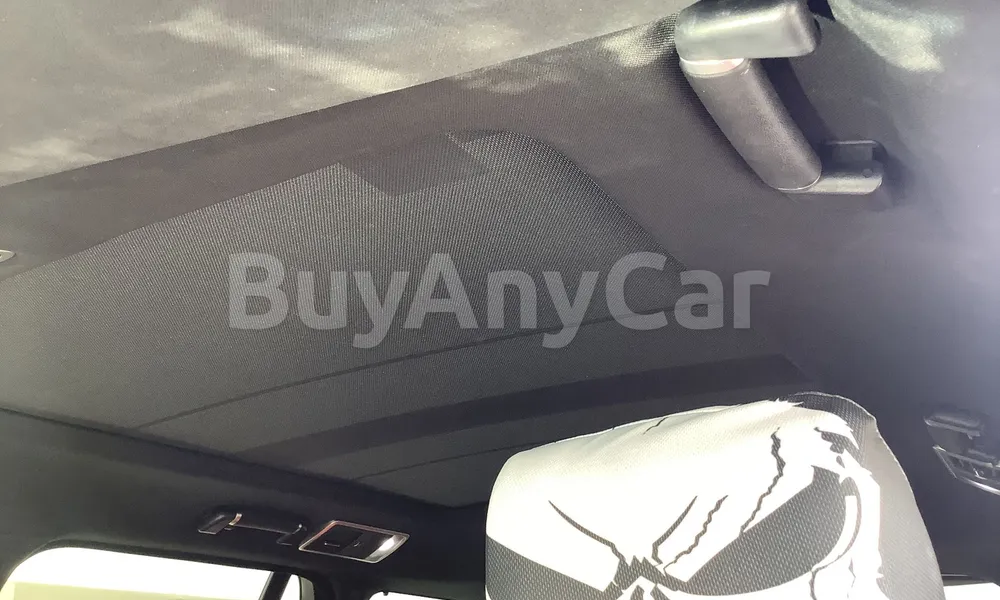 Vehicle photo 9
