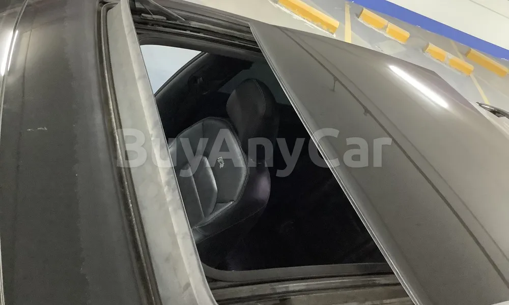 Vehicle photo 5