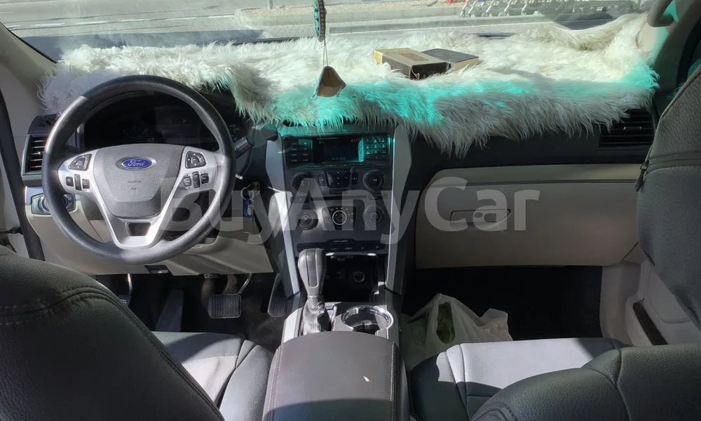 Vehicle photo 9