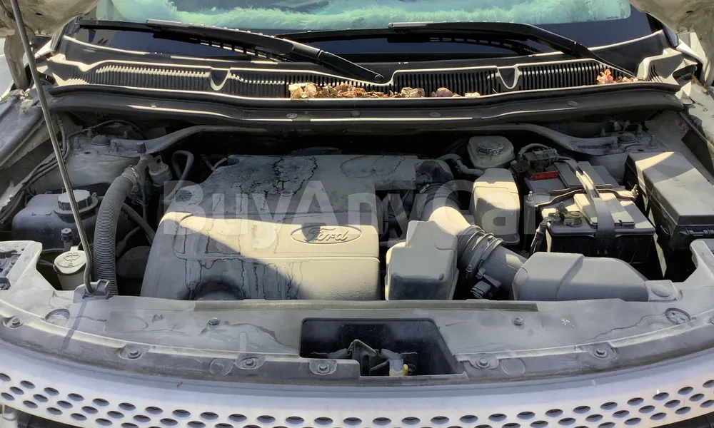 Vehicle photo 6