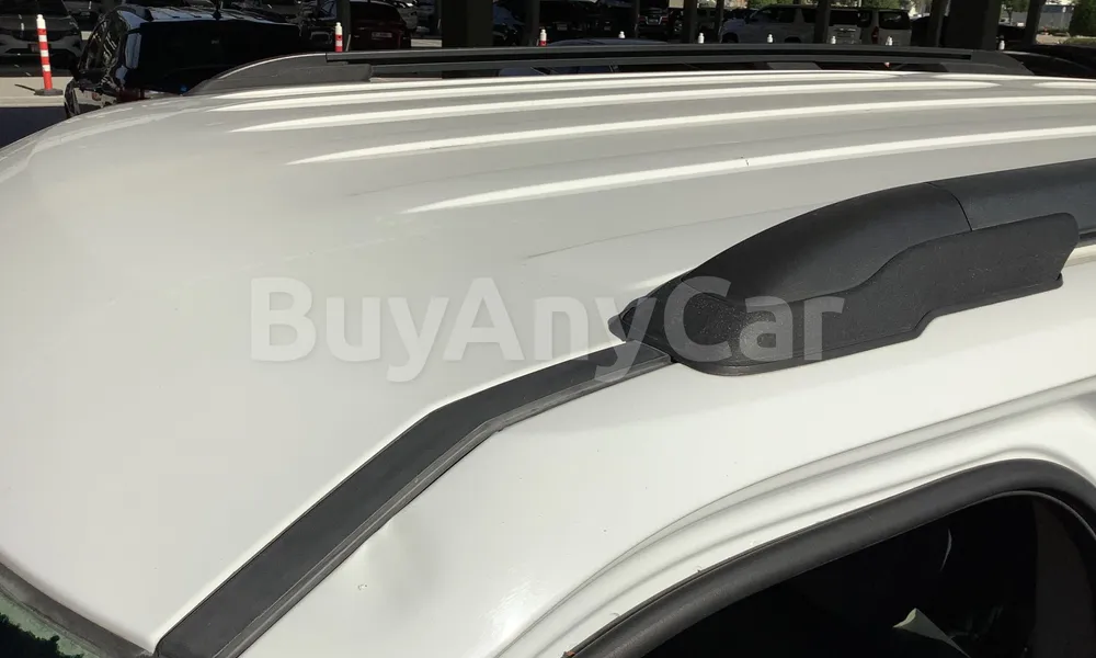 Vehicle photo 5