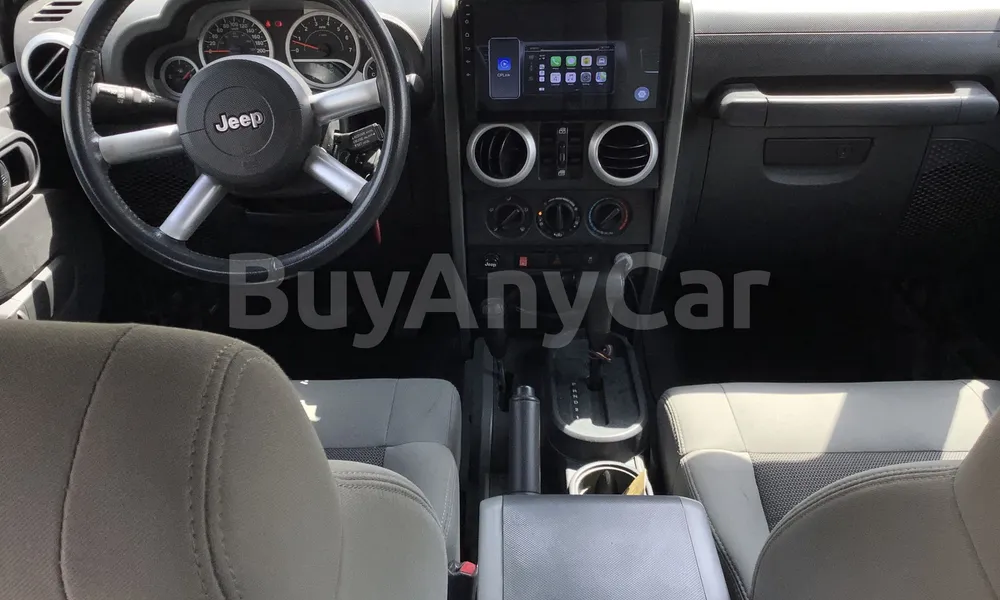 Vehicle photo 9