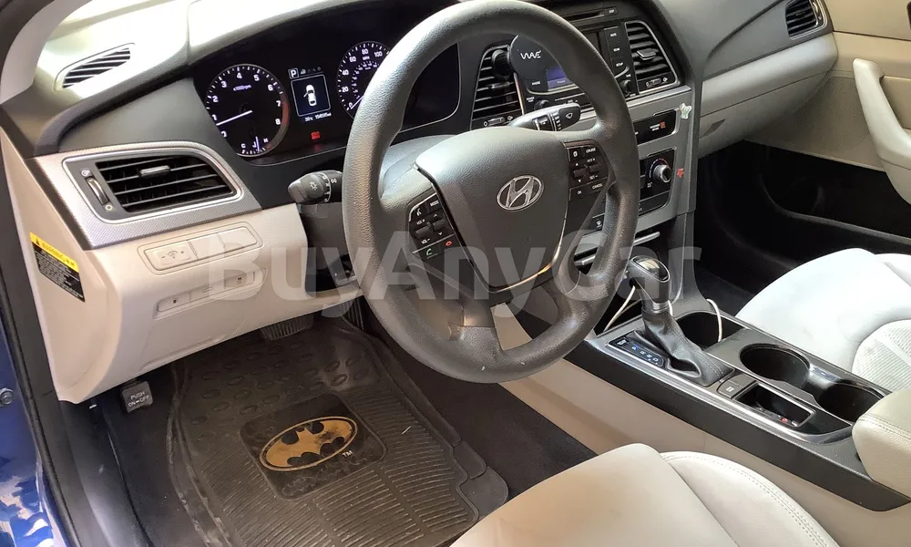 Vehicle photo 8