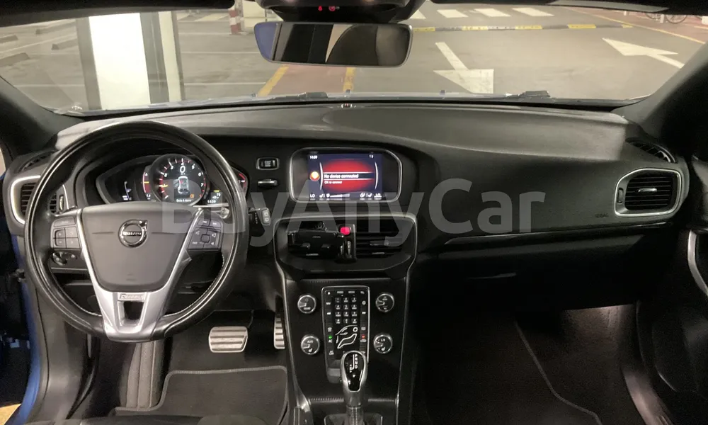 Vehicle photo 8