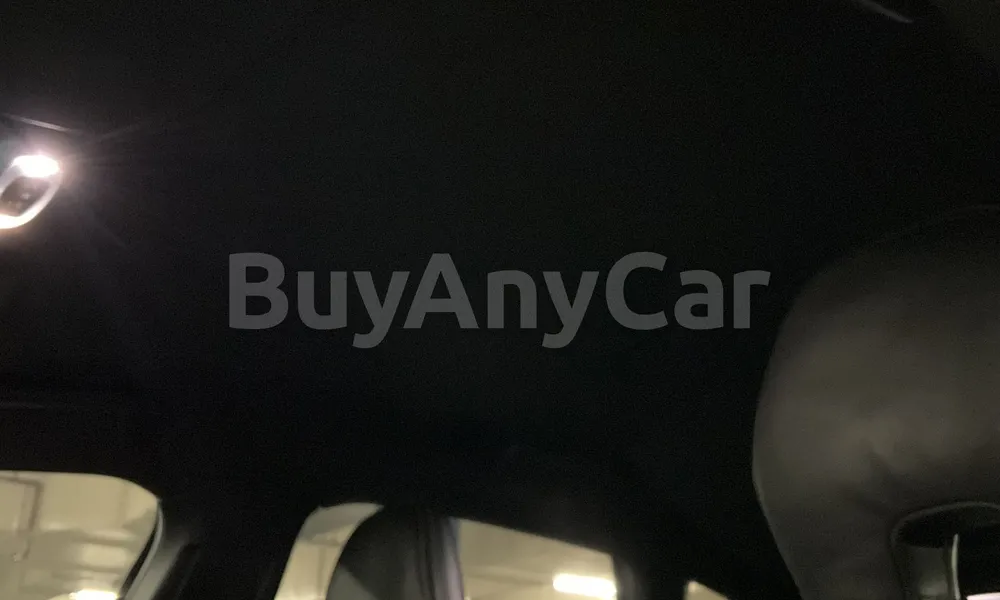 Vehicle photo 9