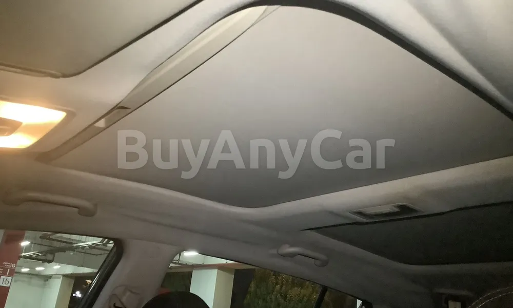 Vehicle photo 8
