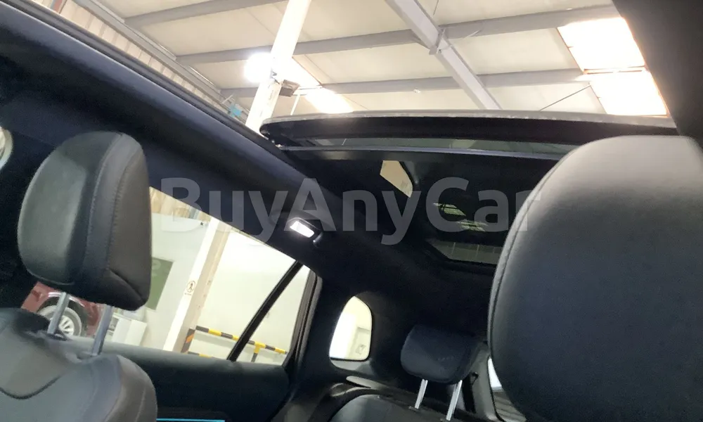 Vehicle photo 10