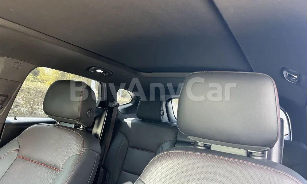 Vehicle photo 9