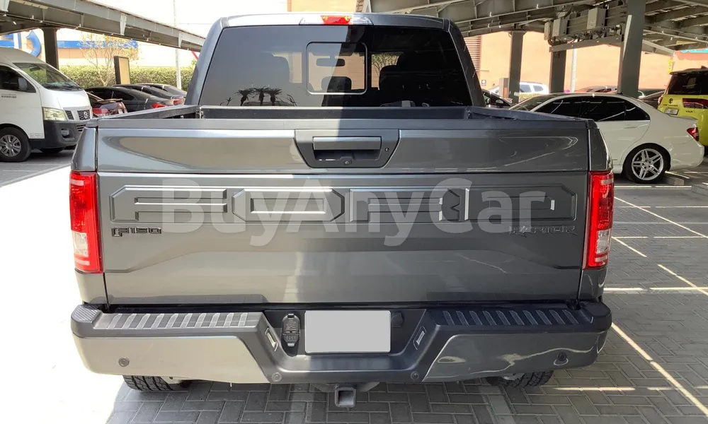 Vehicle photo 2