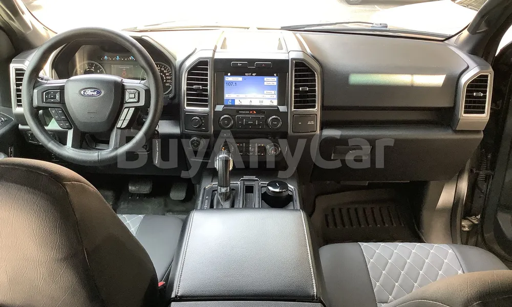 Vehicle photo 8