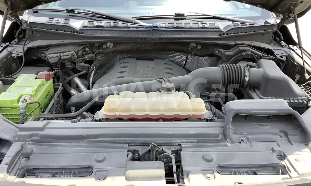 Vehicle photo 6