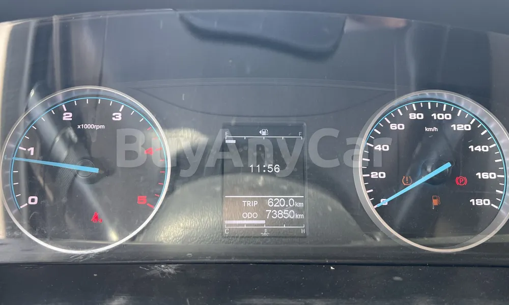 Vehicle photo 8