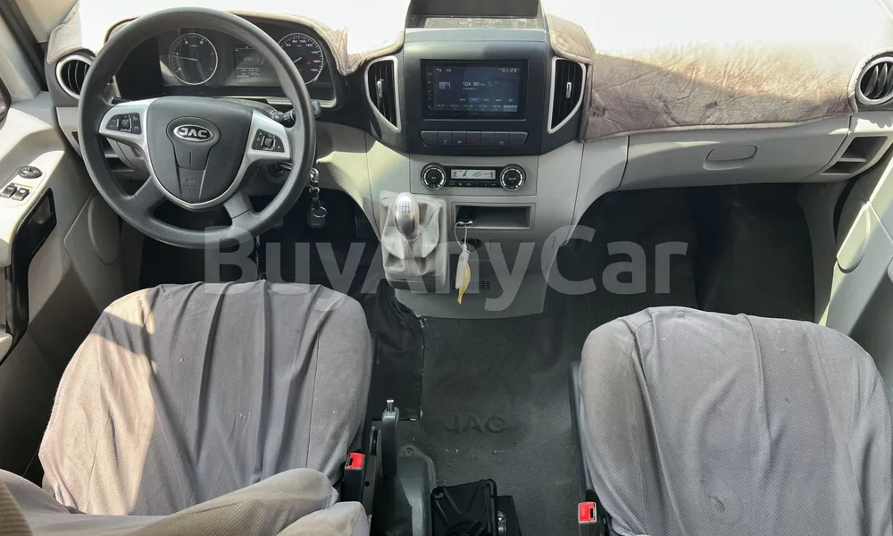 Vehicle photo 6