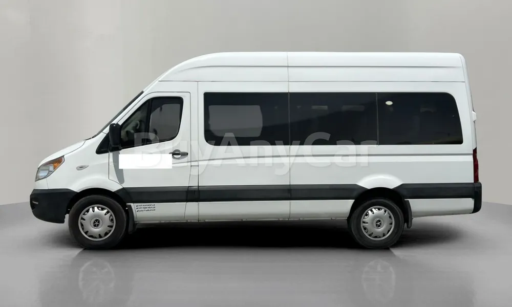 Vehicle photo 4