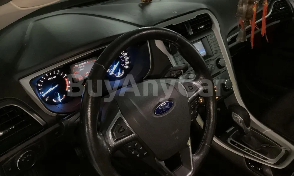 Vehicle photo 8