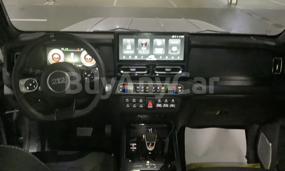 Vehicle photo 8