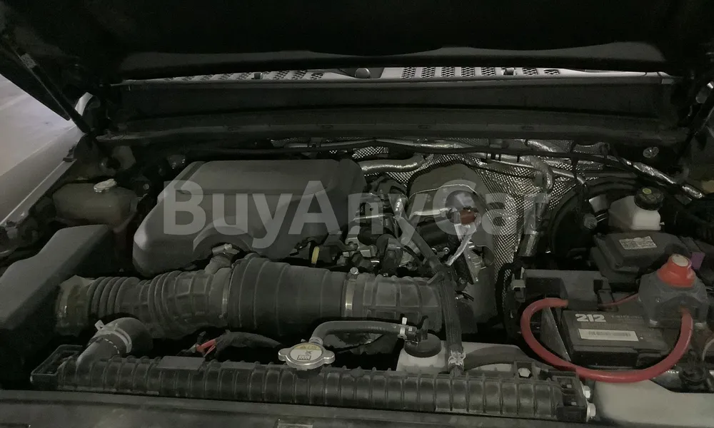 Vehicle photo 7