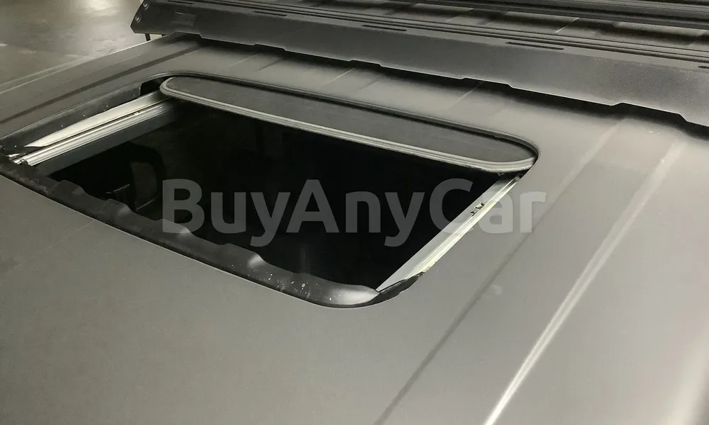 Vehicle photo 6