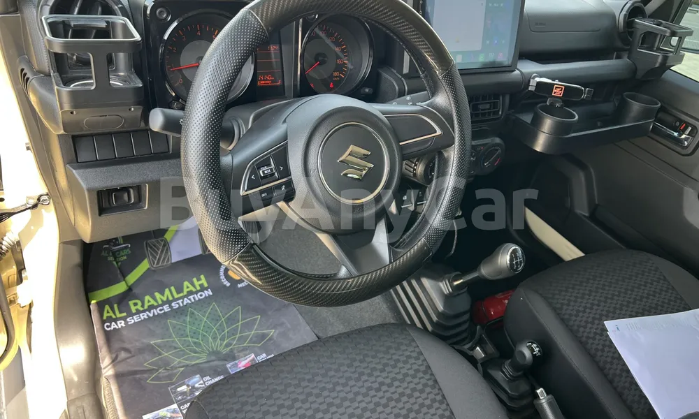 Vehicle photo 9