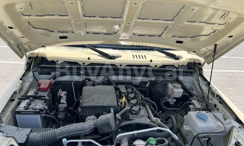 Vehicle photo 6