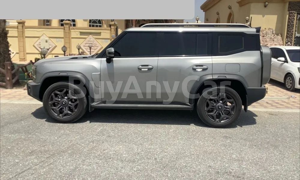 Vehicle photo 4
