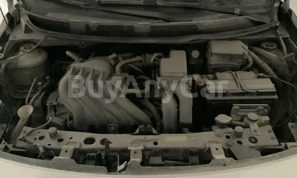 Vehicle photo 6