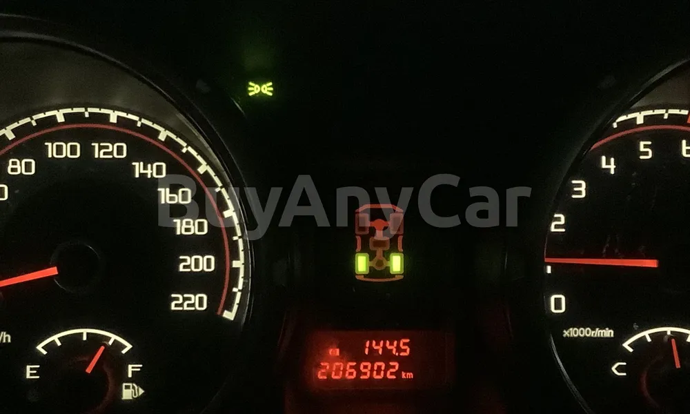 Vehicle photo 7