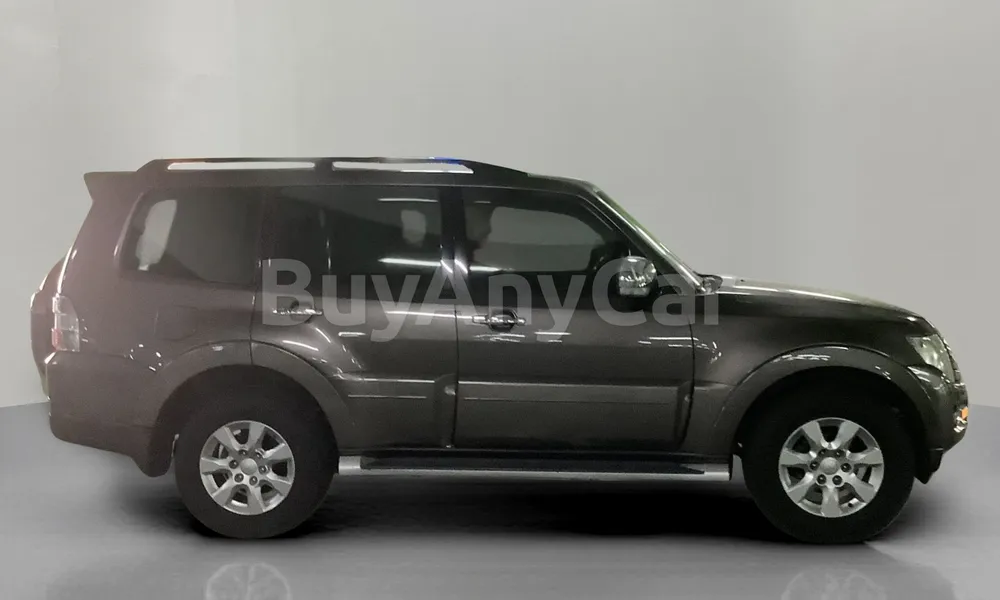 Vehicle photo 4