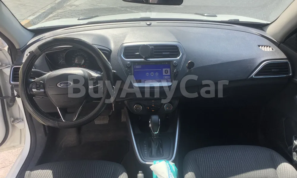 Vehicle photo 9