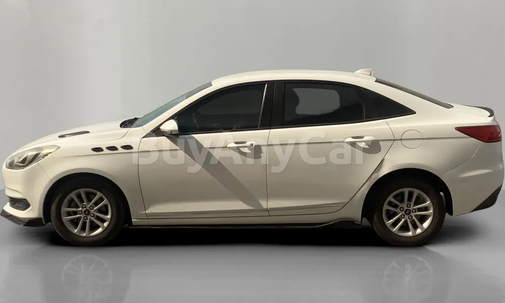 Vehicle photo 4